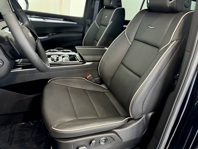 New 2026 Cadillac Escalade Luxury image 5