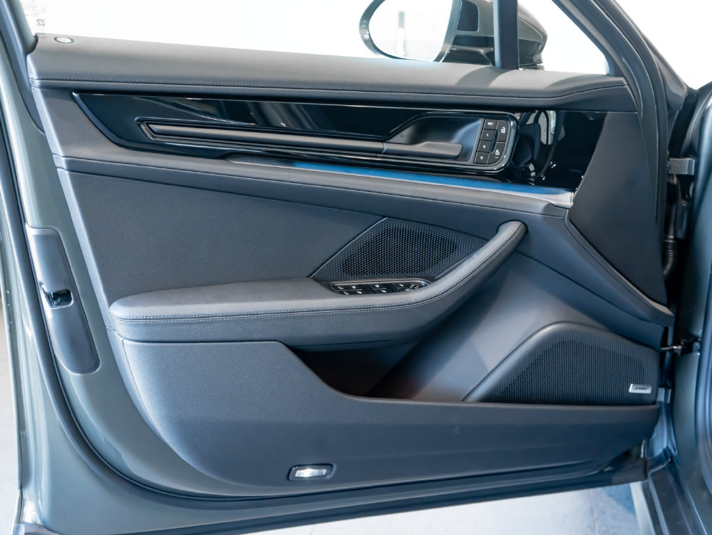 New 2026 Porsche Panamera 4 AWD/4WD image 12