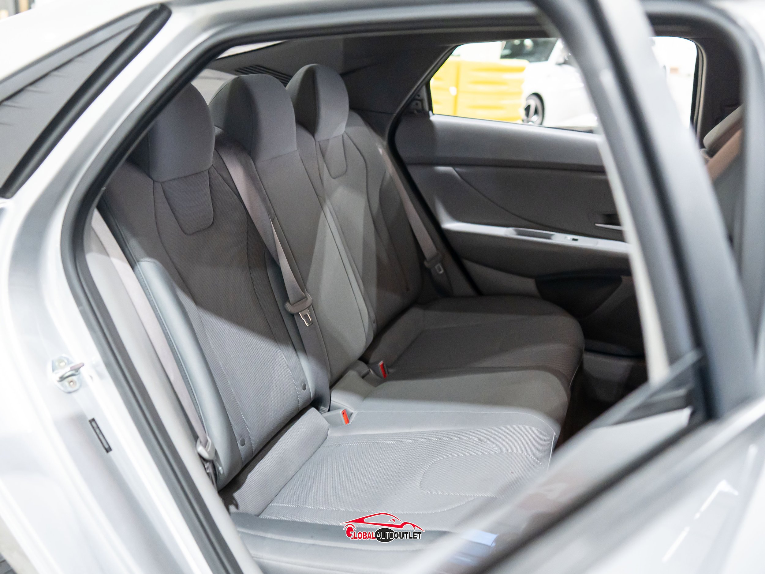 Used 2021 Hyundai Elantra SE FWD image 18