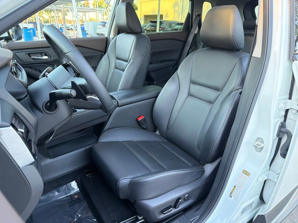 Used 2023 Nissan Rogue SL w/ SL Premium Package image 33