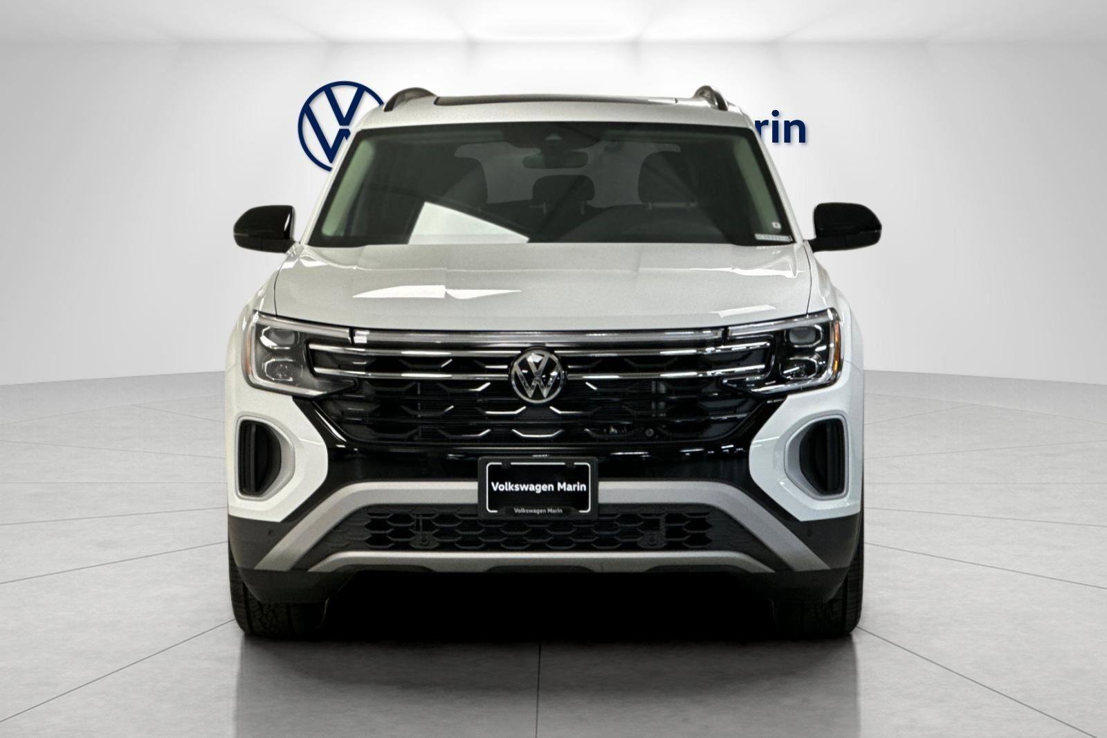 New 2025 Volkswagen Atlas Peak Edition SE image 8