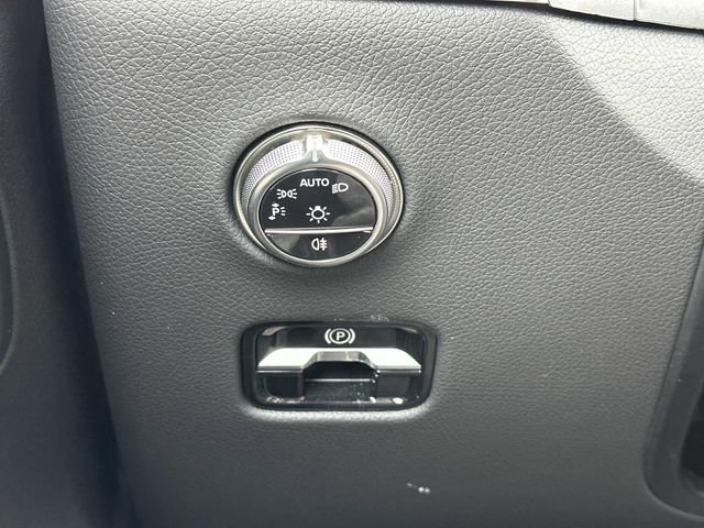 Certified 2025 Mercedes-Benz GLC 300 4MATIC image 25