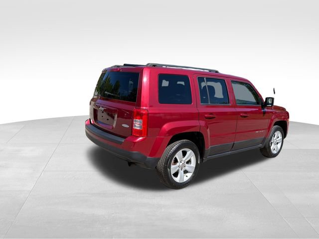 Used 2014 Jeep Patriot Latitude AWD/4WD image 3