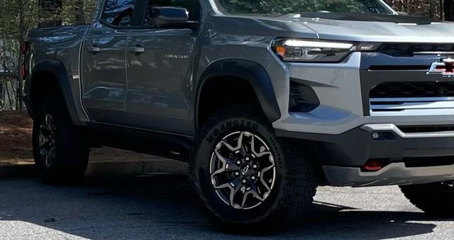 Used 2024 Chevrolet Colorado ZR2 w/ ZR2 Convenience Package III image 13