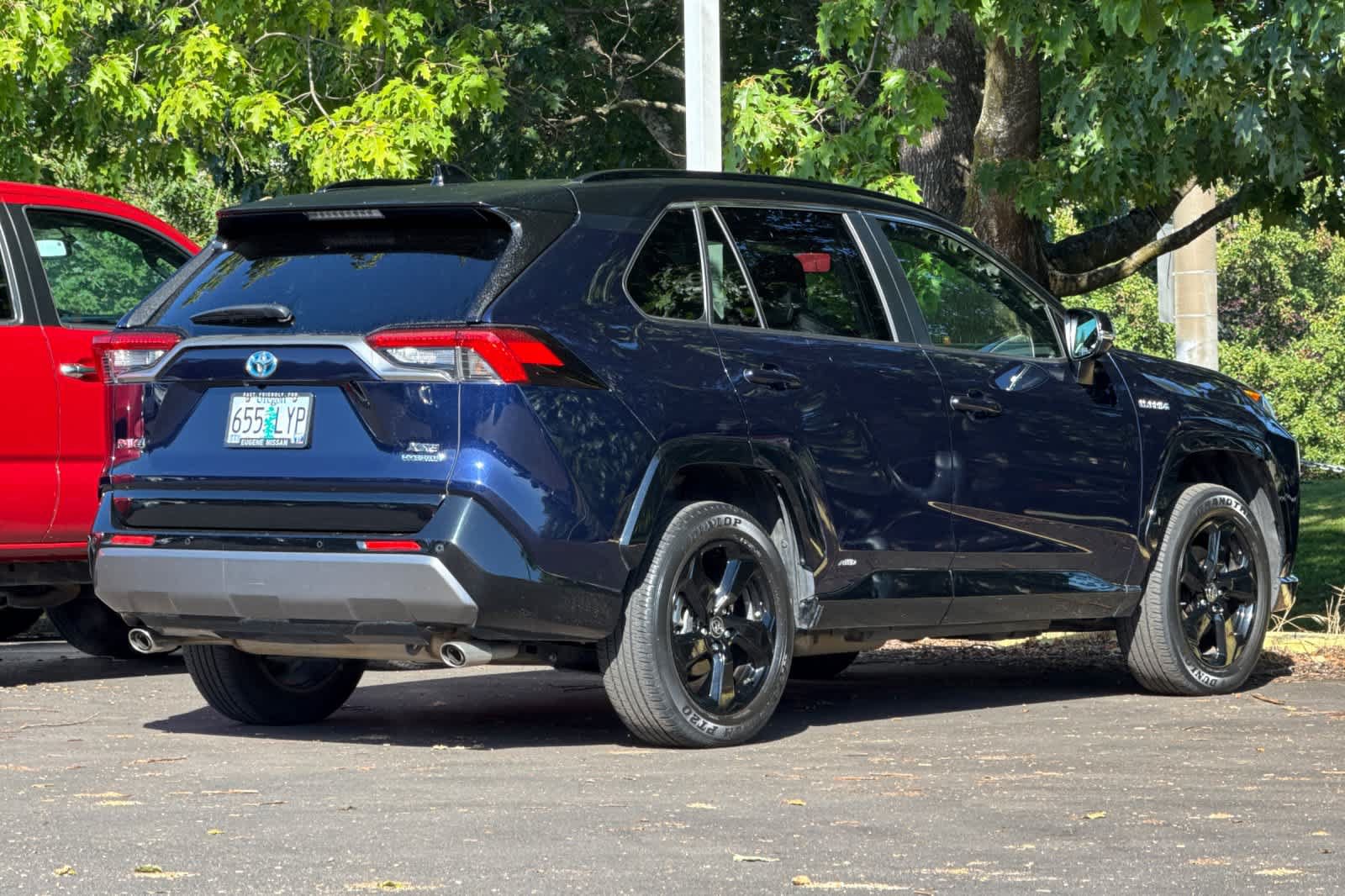 Used 2020 Toyota RAV4 XSE AWD/4WD image 2