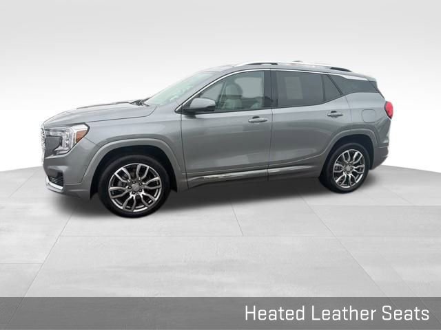 Used 2024 GMC Terrain Denali w/ Denali Premium Package image 9