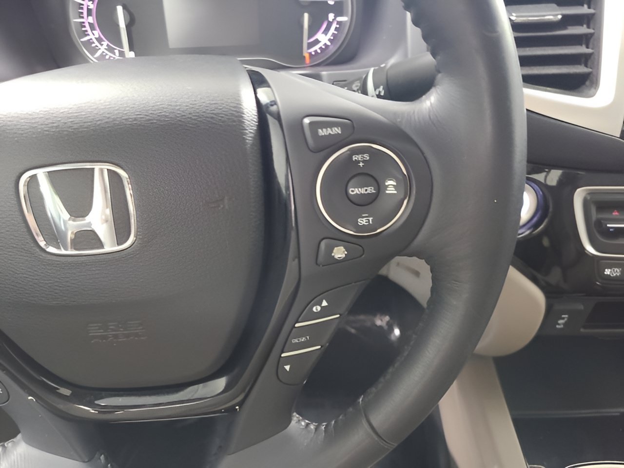 Used 2018 Honda Ridgeline RTL-E image 25