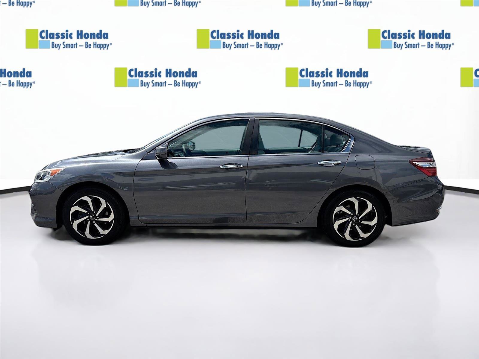 Certified 2017 Honda Accord EX image 4