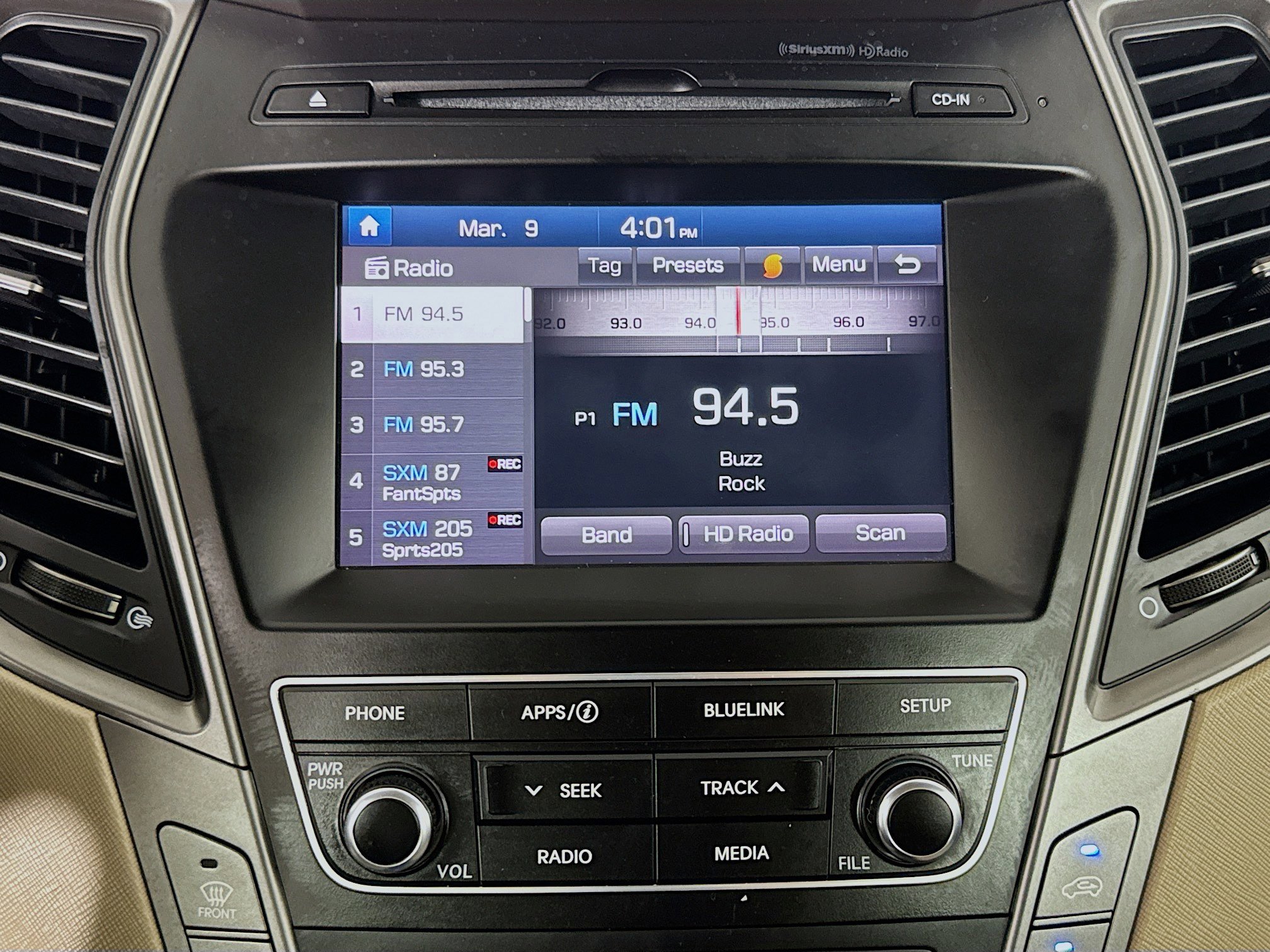 Used 2017 Hyundai Santa Fe Sport image 17