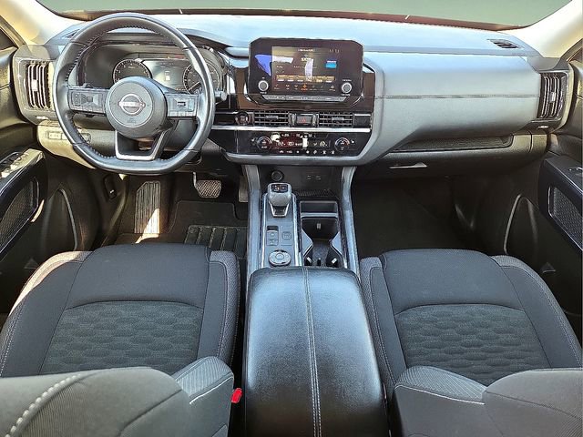 Used 2025 Nissan Pathfinder SV AWD/4WD image 15