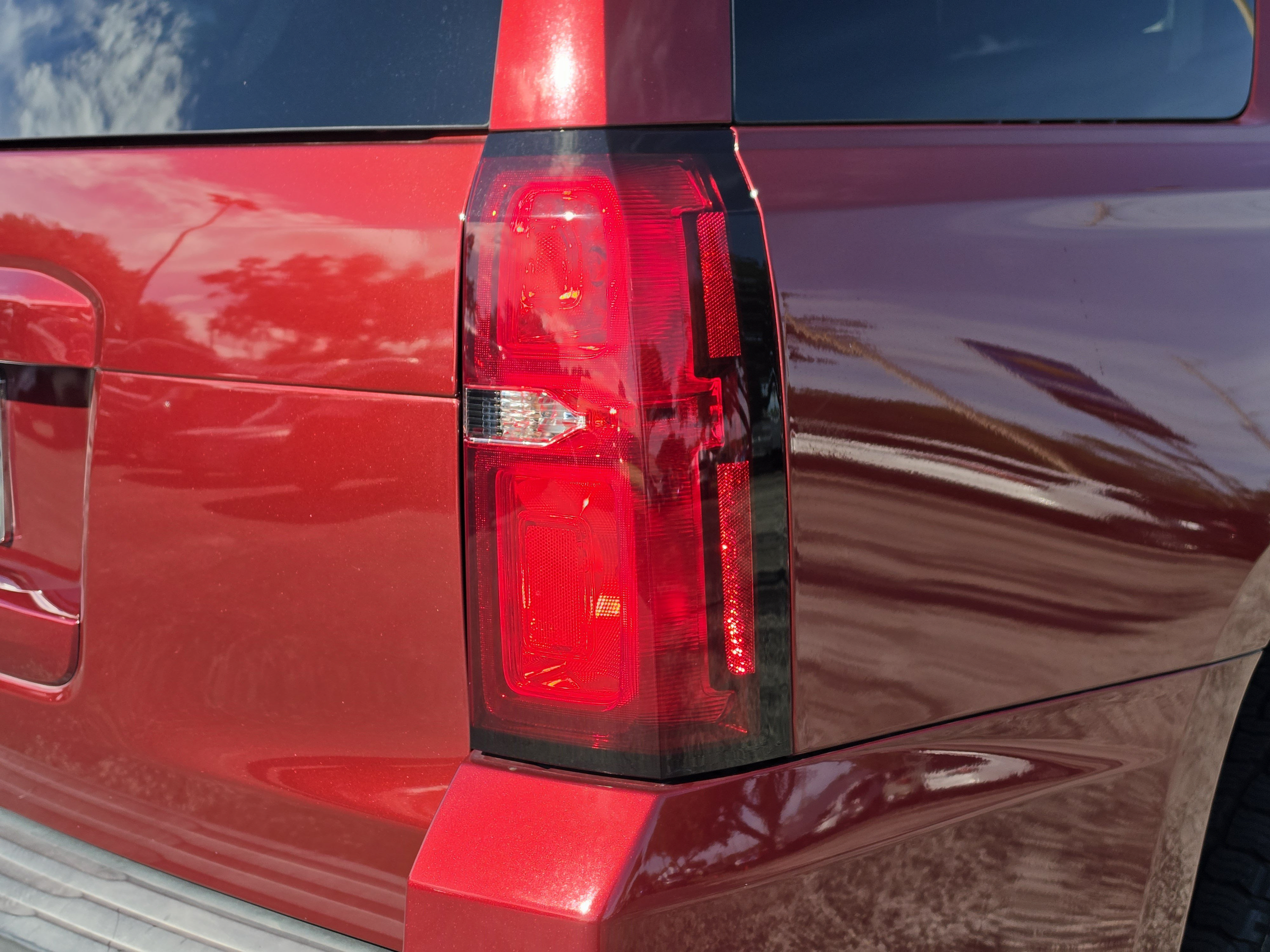 Used 2019 Chevrolet Tahoe LS w/ Enhanced Driver Alert Package RWD image 14
