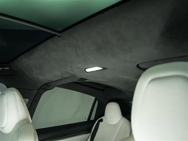 Used 2022 Tesla Model X Plaid image 18