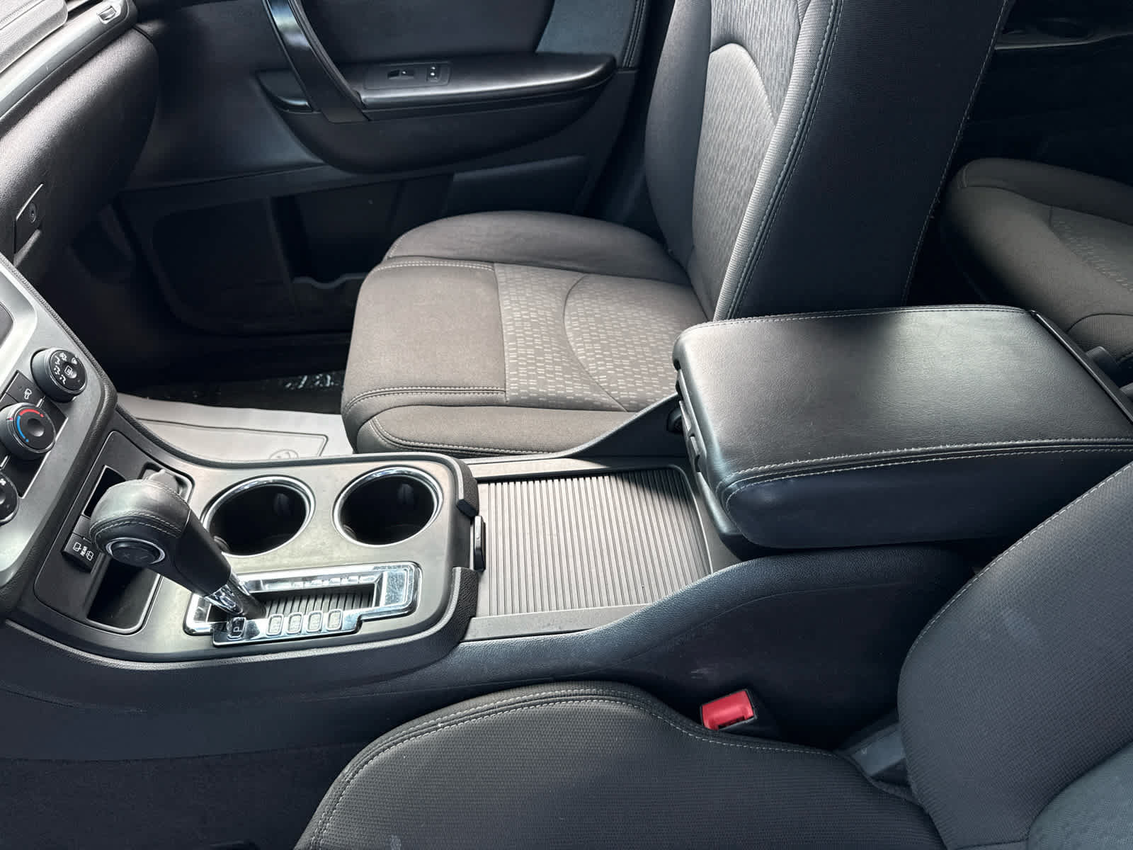 Used 2015 GMC Acadia SLE FWD image 18