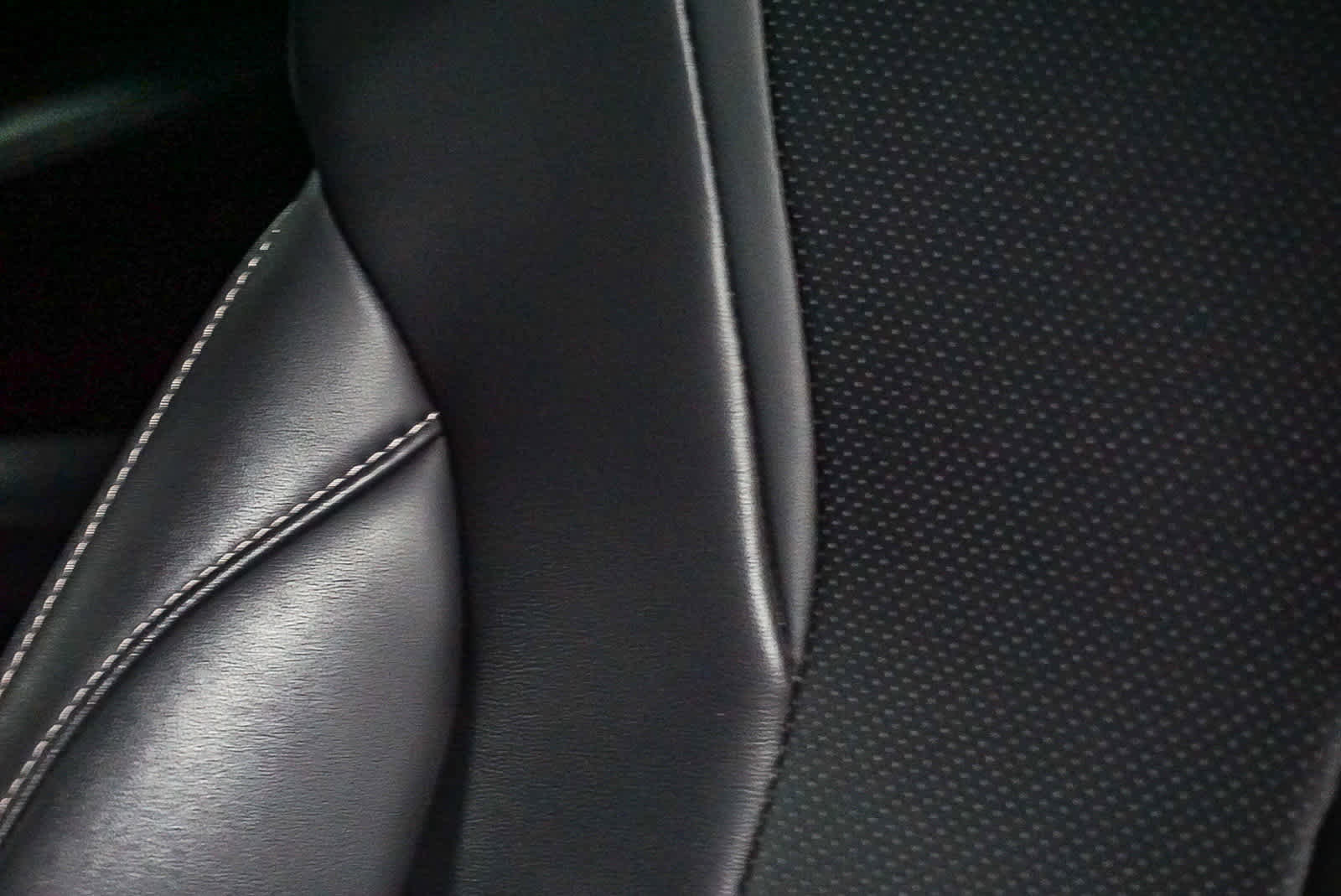 Used 2023 Acura MDX SH-AWD w/ Technology Package image 29