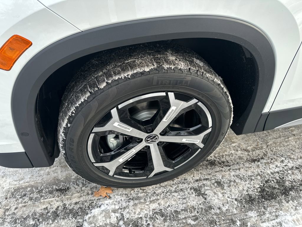 New 2026 Volkswagen Tiguan SE image 2