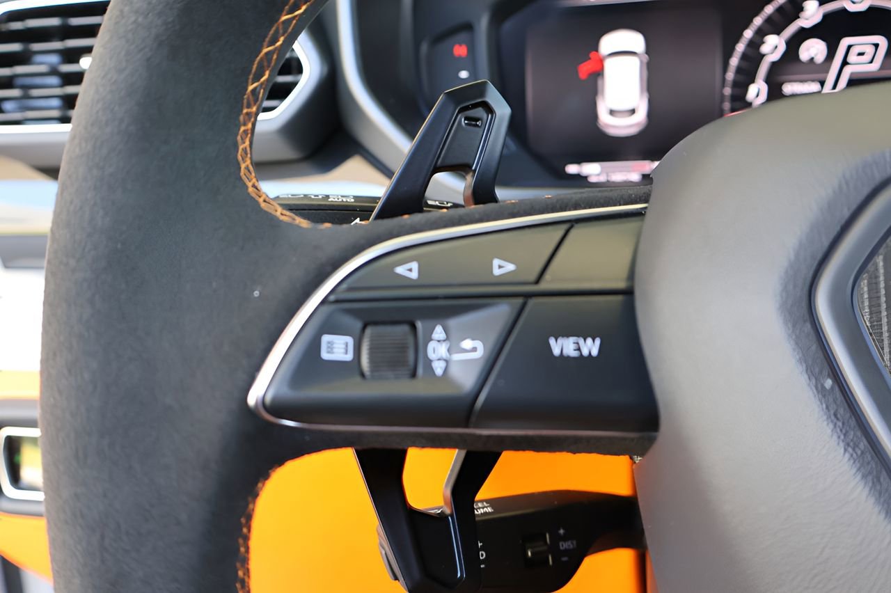 Used 2022 Lamborghini Urus AWD/4WD image 25