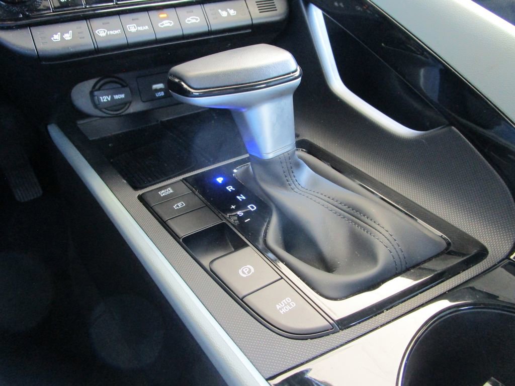 Used 2025 Hyundai Elantra Limited image 36