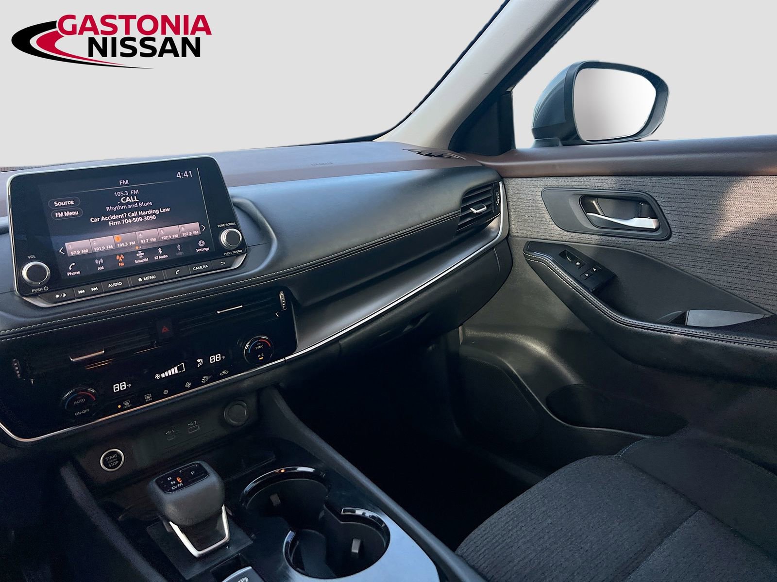 Used 2021 Nissan Rogue SV image 30