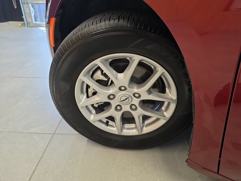 Used 2023 Chrysler Pacifica Touring-L FWD image 33