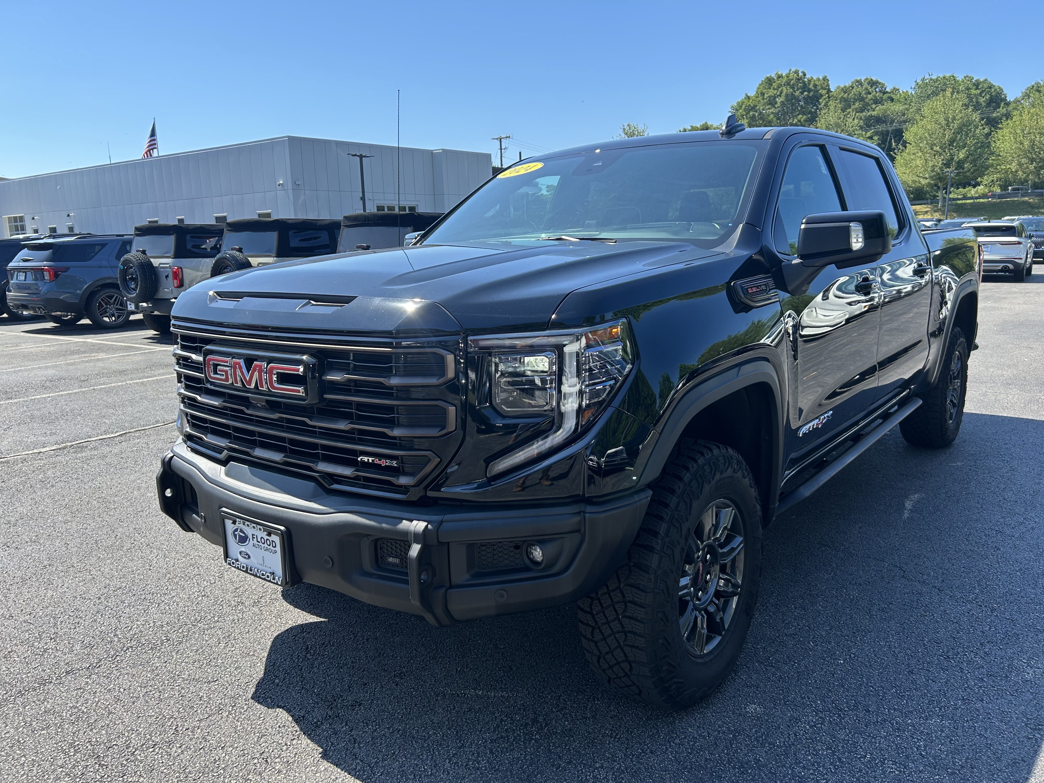 Used 2024 GMC Sierra 1500 AT4X AWD/4WD image 3