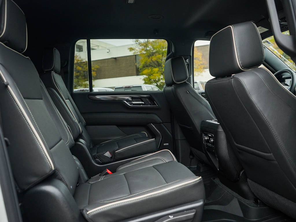 New 2026 GMC Yukon XL Elevation w/ LPO, Floor Liner Package AWD/4WD image 13