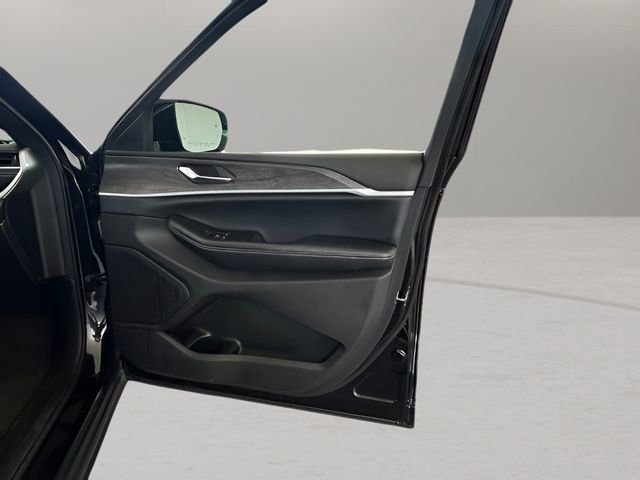 Used 2024 Jeep Grand Cherokee Limited image 34