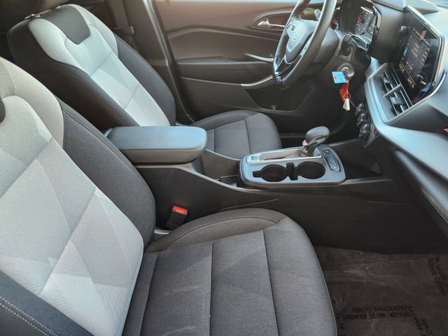 Used 2025 Chevrolet Trax RS w/ Driver Confidence Package FWD image 19