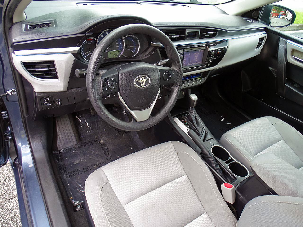 Used 2014 Toyota Corolla LE FWD image 21