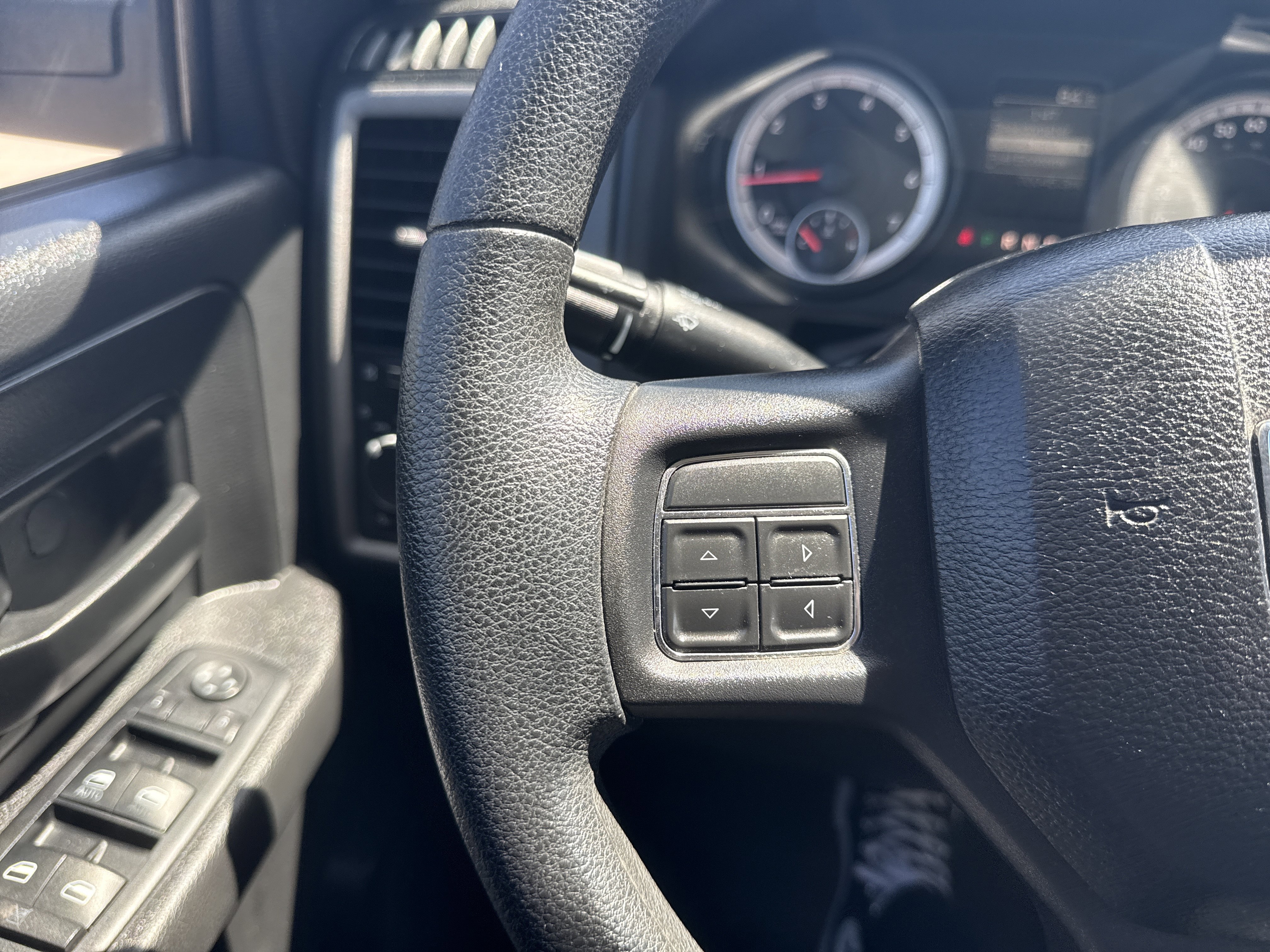 Used 2014 RAM 1500 Tradesman AWD/4WD image 21