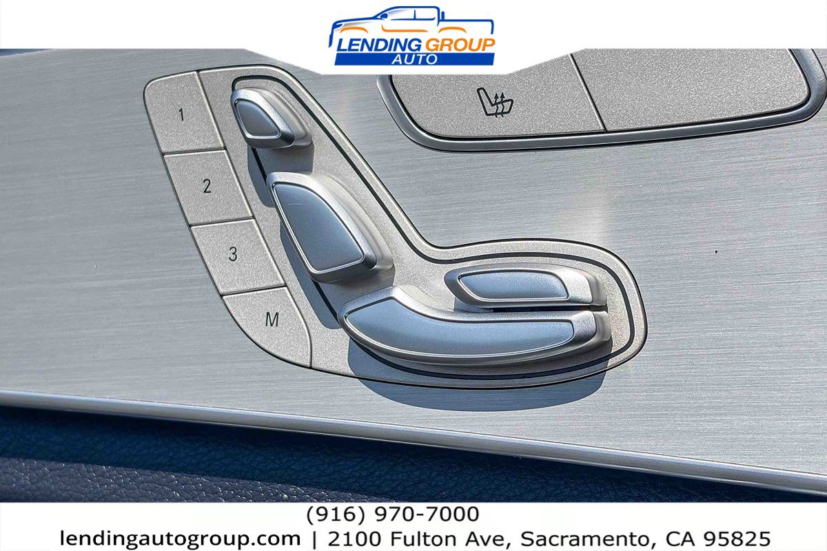 Used 2021 Mercedes-Benz C 300 Sedan image 21