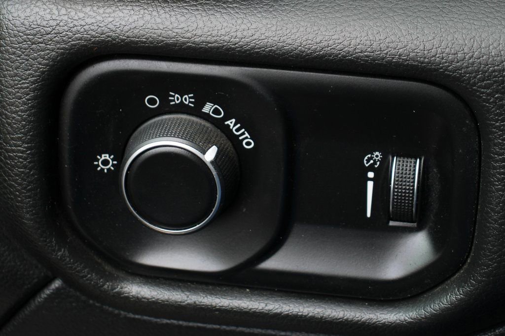 Used 2021 RAM 3500 Tradesman w/ Chrome Appearance Group image 19