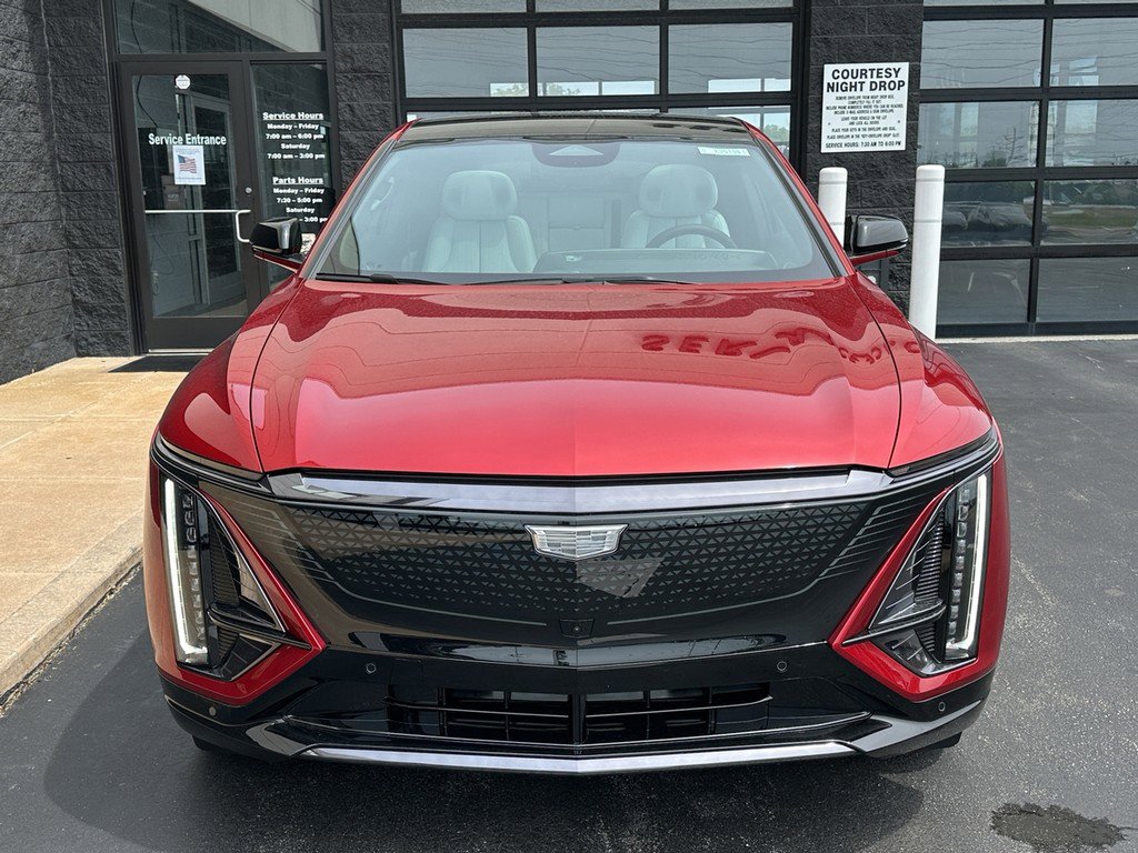 New 2025 Cadillac Lyriq Sport w/ LPO, Floor Liner Package AWD/4WD image 5