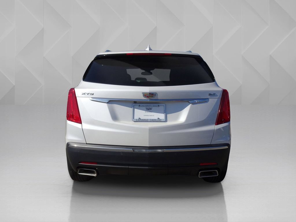 Used 2017 Cadillac XT5 Luxury w/ Driver Awareness Package FWD image 4
