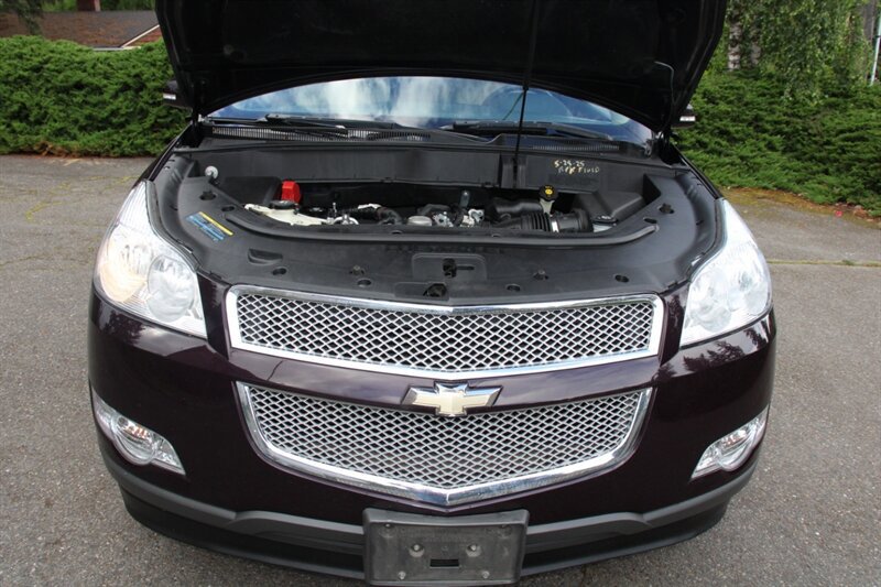 Used 2010 Chevrolet Traverse LTZ AWD/4WD image 22