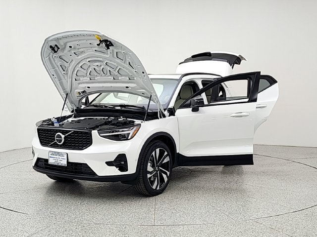 New 2026 Volvo XC40 B5 Ultra w/ Climate Package AWD/4WD image 9