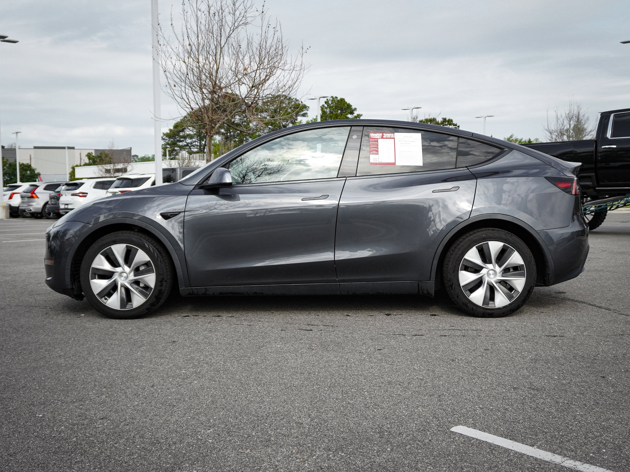 Used 2021 Tesla Model Y Long Range image 7
