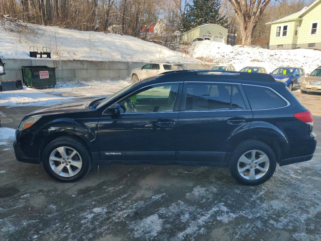 Used 2014 Subaru Outback 2.5i Premium AWD/4WD image 3