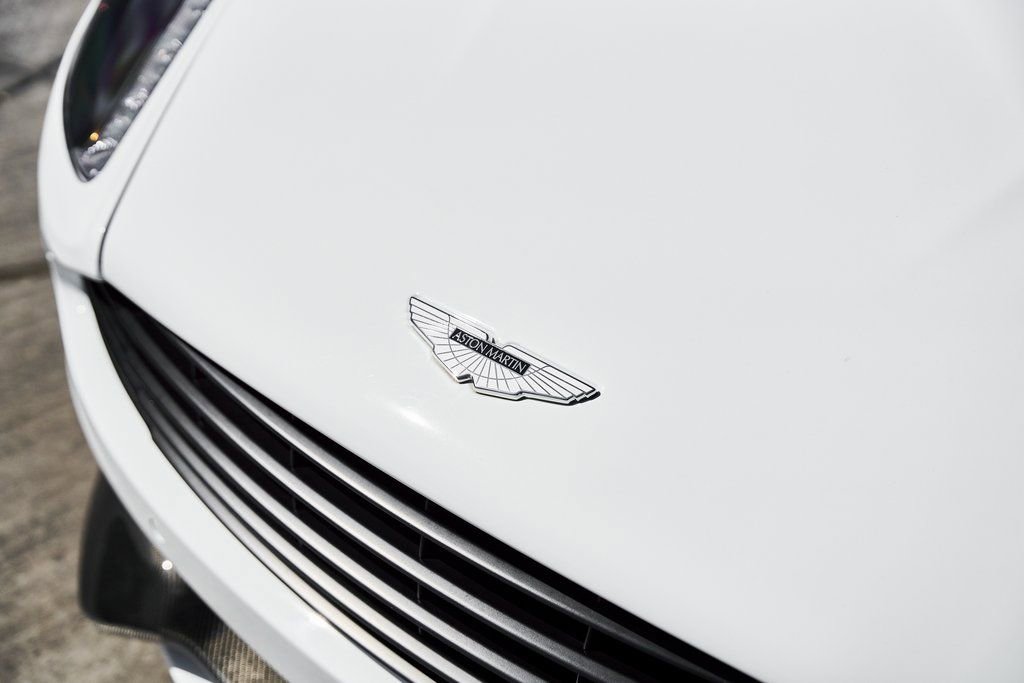 Used 2017 Aston Martin Vanquish S image 9