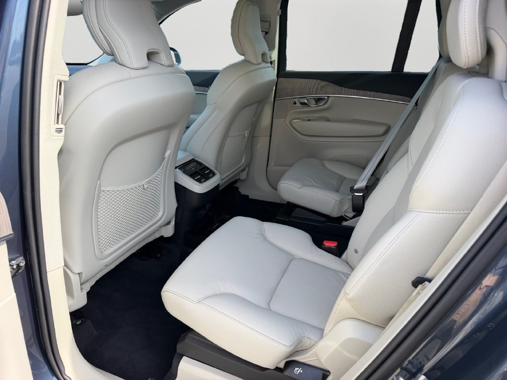 Certified 2024 Volvo XC90 B6 Plus AWD/4WD image 12