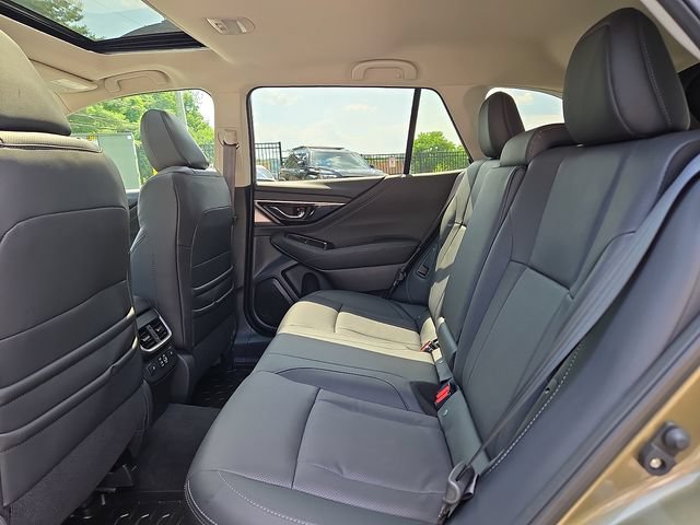 Used 2025 Subaru Outback Limited AWD/4WD image 10