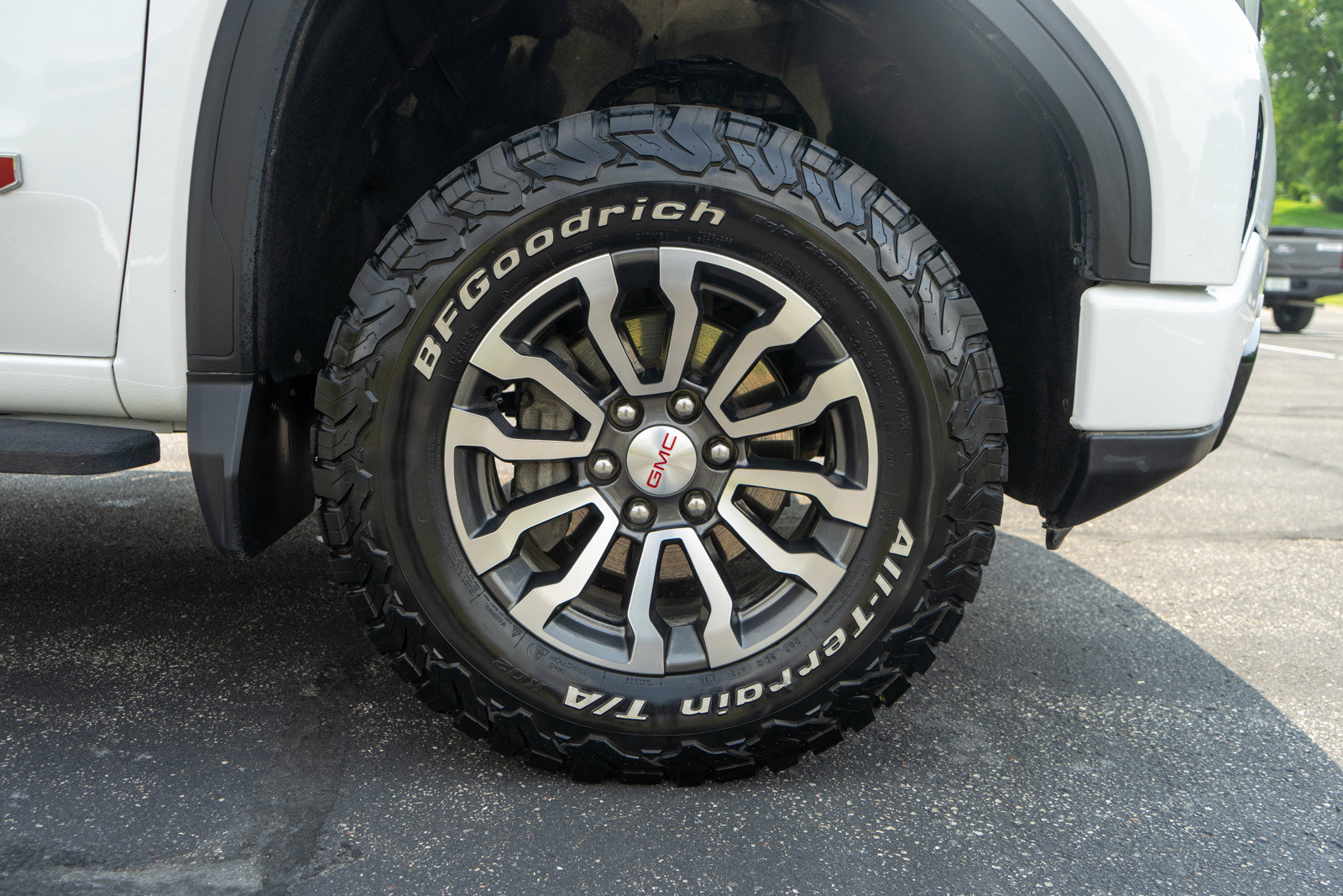 Used 2023 GMC Sierra 1500 AT4 w/ Technology Package AWD/4WD image 11