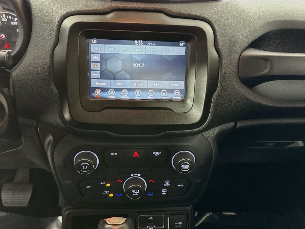 Used 2018 Jeep Renegade Altitude w/ Popular Equipment Group FWD image 17