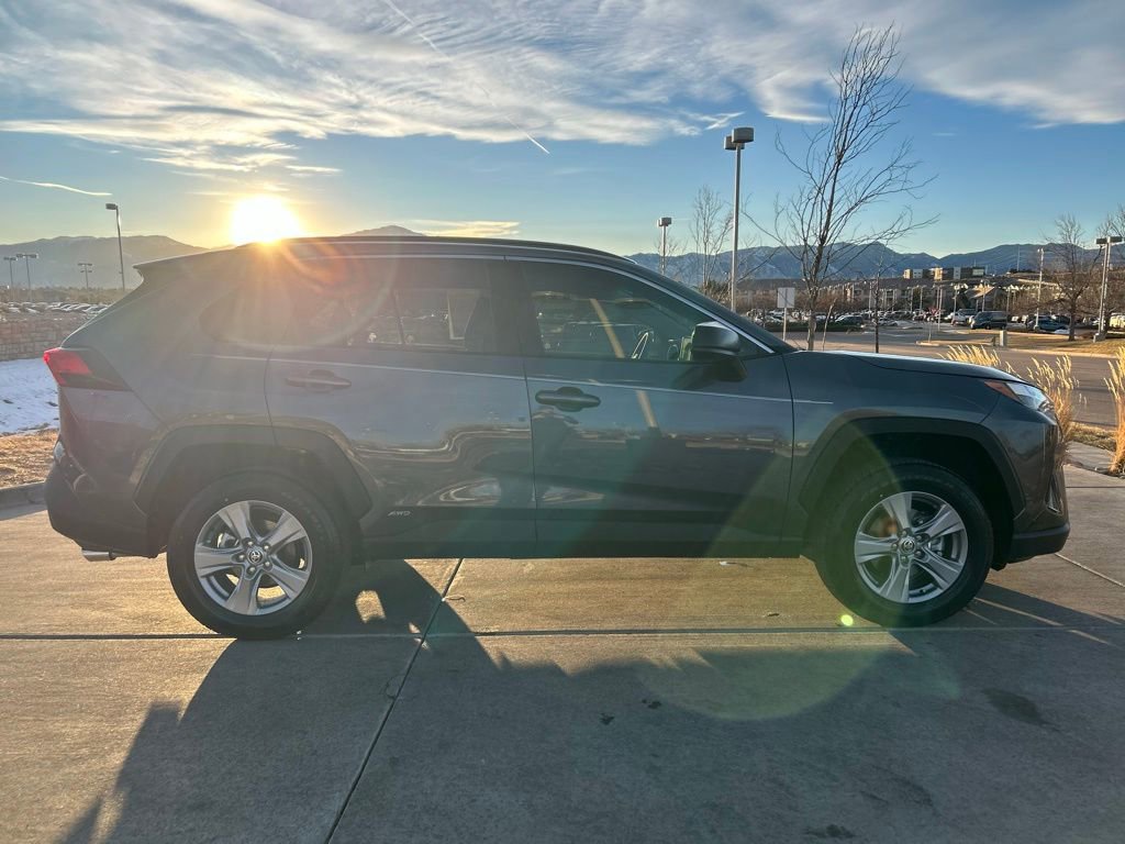 Used 2025 Toyota RAV4 LE image 9