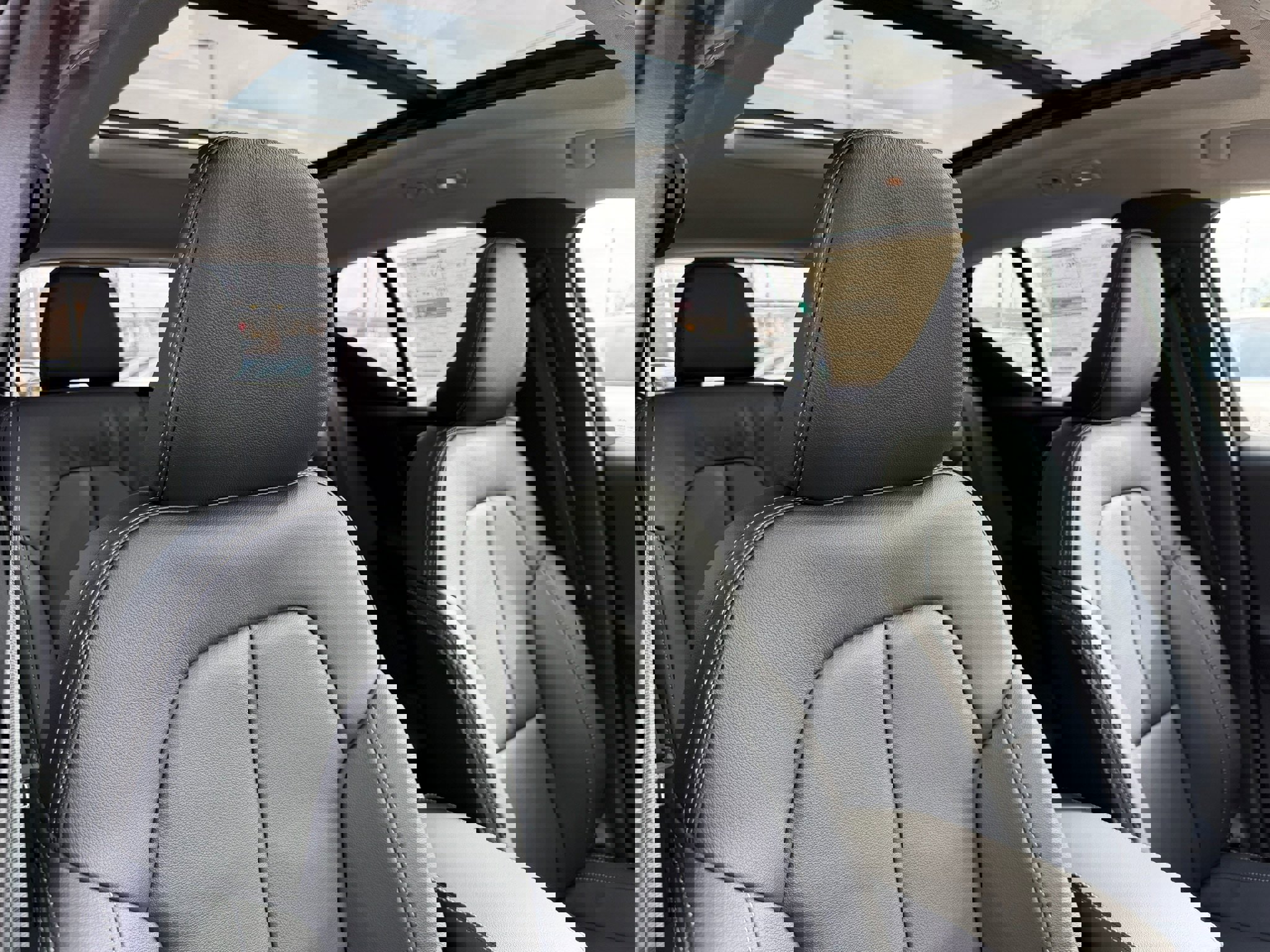 New 2026 Volvo XC40 B5 Plus w/ Climate Package image 9