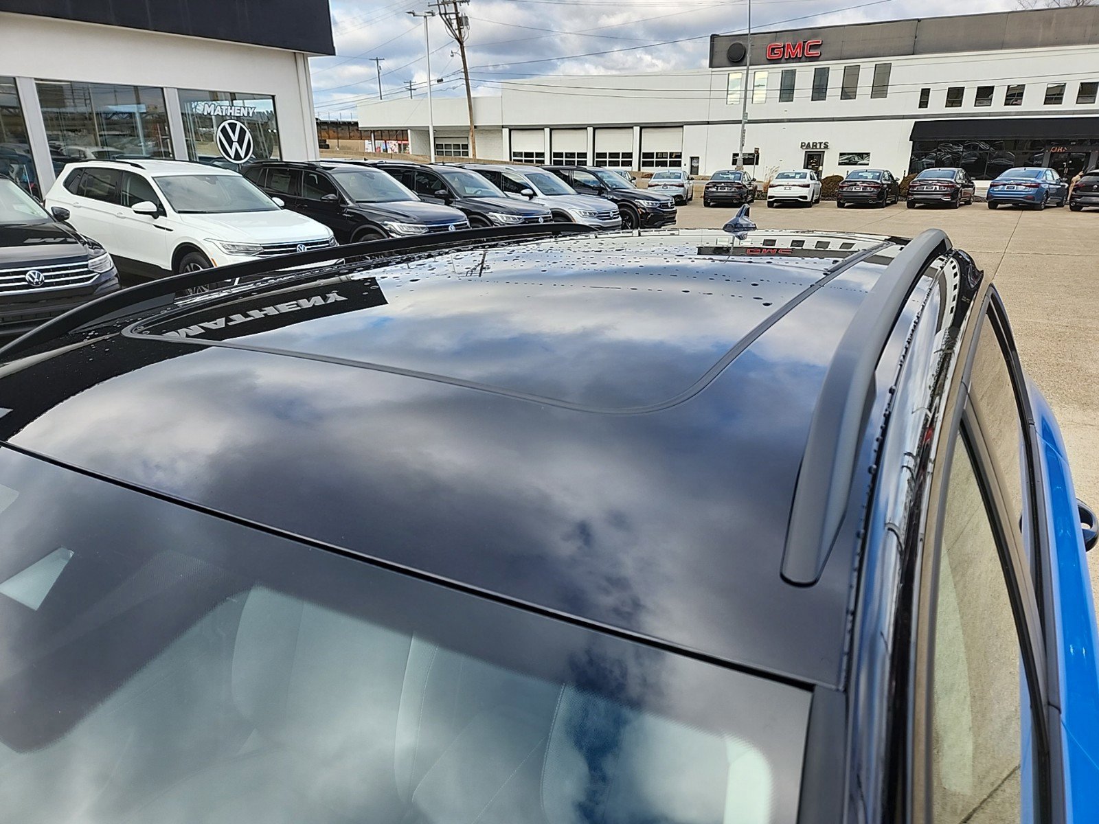 New 2025 Volkswagen Taos SE image 10