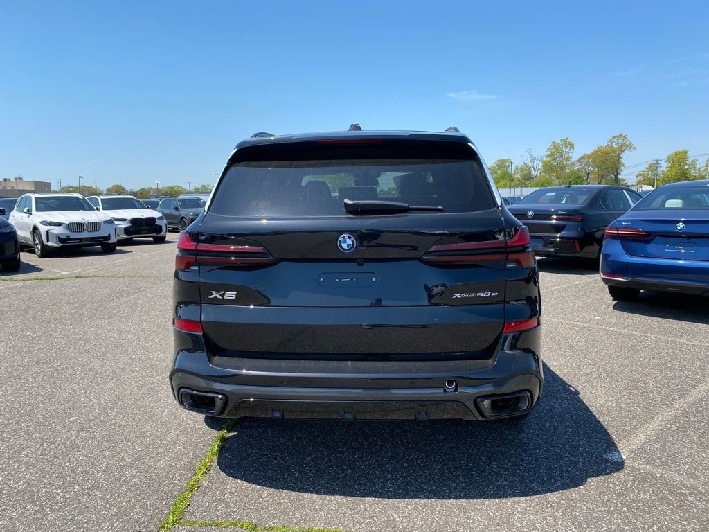 New 2026 BMW X5 xDrive50e w/ M Sport Package AWD/4WD image 3