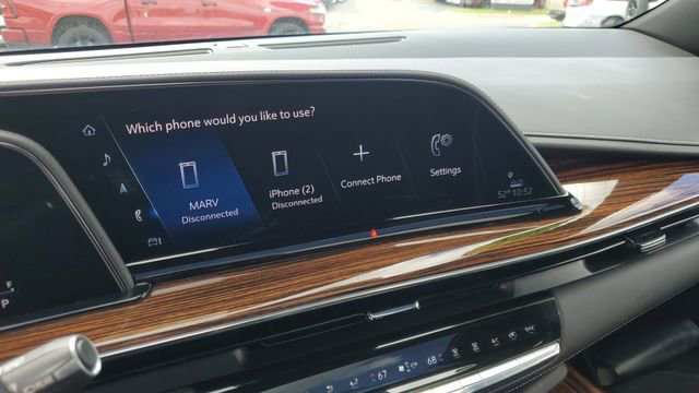 Used 2021 Cadillac Escalade Premium Luxury w/ LPO, Radiant Package AWD/4WD image 19