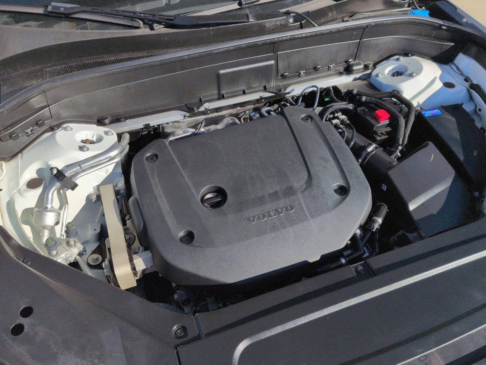 Used 2024 Volvo XC90 B6 Plus image 28