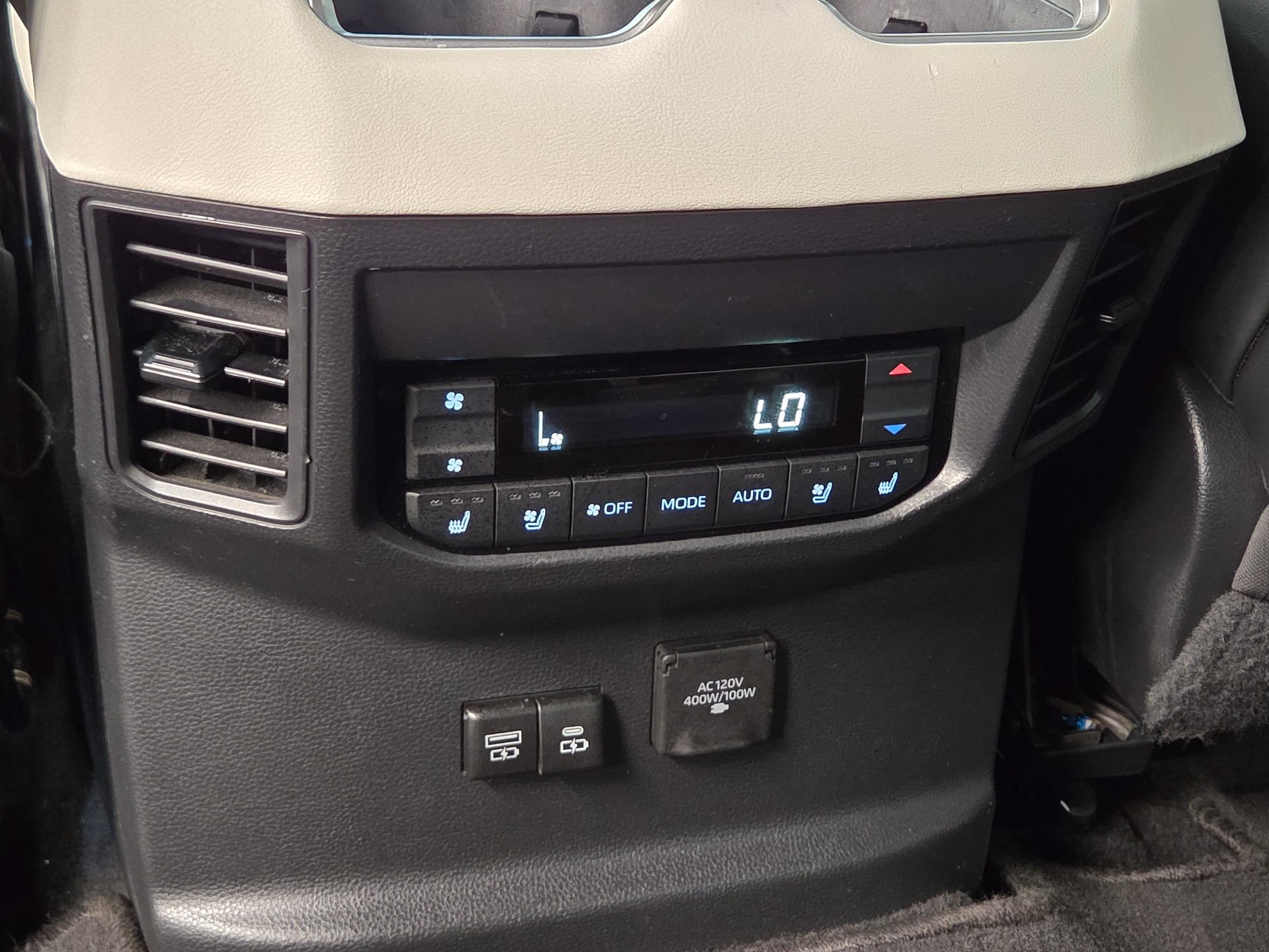 Used 2024 Toyota Sequoia Capstone AWD/4WD image 13