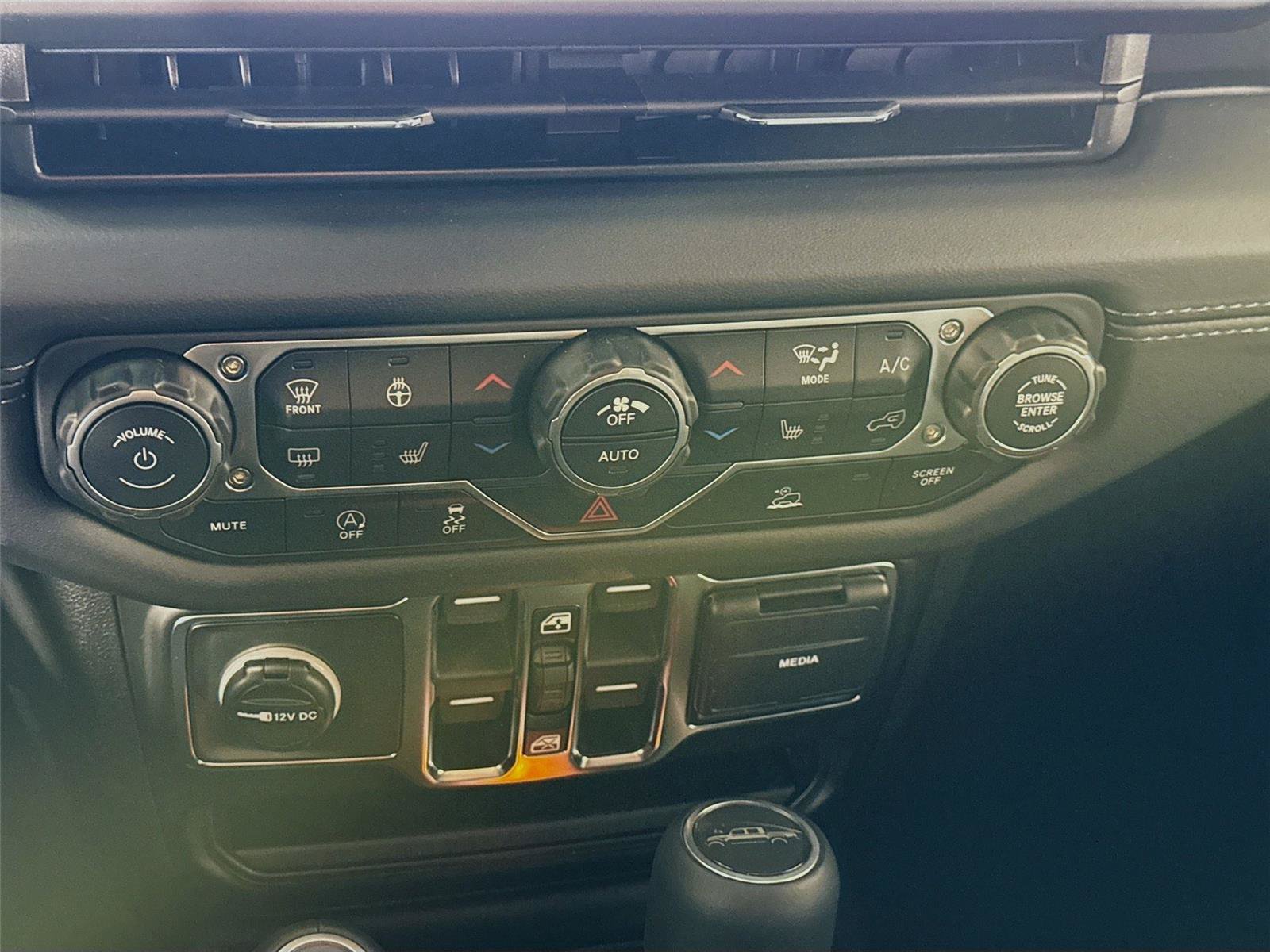 New 2026 Jeep Gladiator Sport AWD/4WD image 9